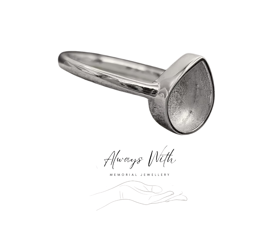 The “Tia" Ring